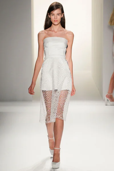Look 19